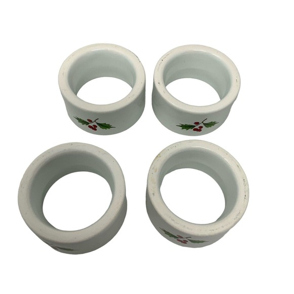 Vintage Christmas Napkin‎ Ring Set (4) Holly Red Berry Porcelain Japan W/Box - Picture 9 of 10